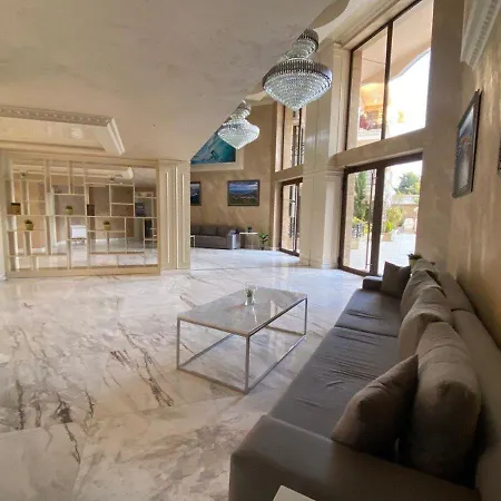 Valencia Gardens Terrace 公寓